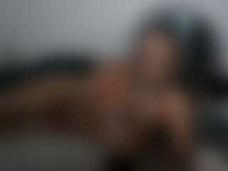 Live cam show with Cocolefeme - Petite on Stripli.com