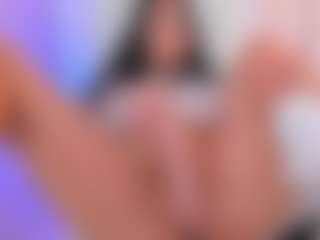 Live cam show with Miss-Nii - Blow on Latina Girls