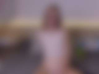 Live cam show with laxyflaxy - College on 1on1-livenow