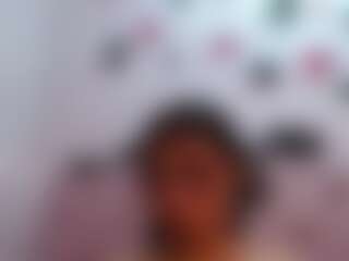 Roxanne-Petit's Live Sex Cam Show