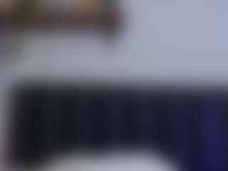 Live cam show with CristalFoxy - Petite on nudelive.tv