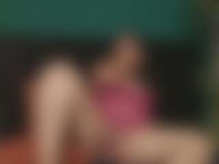 Live cam show with Milfandrea3 - Body Builder on livesuperchat.net