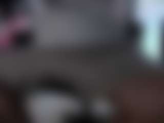Live cam show with Dravenpeak - English on madthumbs