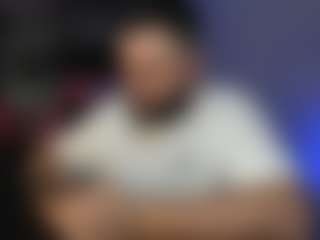 Live cam show with Dravenpeak - Brown Eyes on Camsoda