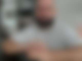 Live cam show with Dravenpeak - Bear on StripNow