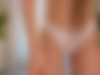 Live cam show with FrancineBritnell - Nipple Play on SxyPornLive