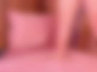 Live cam show with Miia-Hurrem - Middle Aged on Camsoda