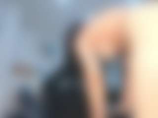 Yunleah's Live Sex Cam Show