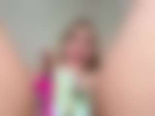 Live cam show with Adeline - Green Eyes on studioflirtlive.com