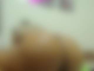 Live cam show with Naomylynch - Toys on Milfs Live