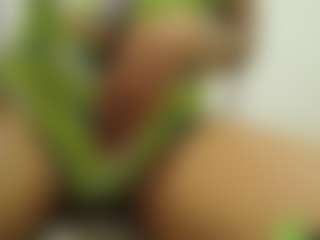 Live cam show with Naomylynch - Ebony Fetish on Gym Cam Girls