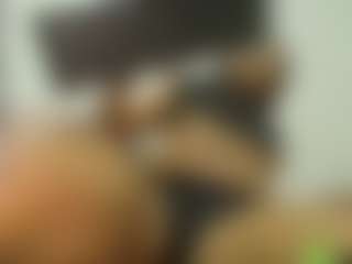 Live cam show with Naomylynch - Spank Ebony on CSO-WL
