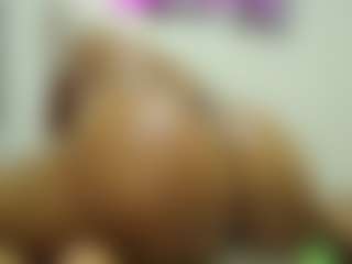 Live cam show with Naomylynch - Public Ebony on StripNow