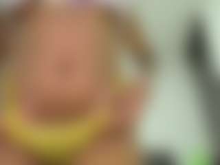 Live cam show with Naomylynch - Erotic Dance on CamSodaAdn