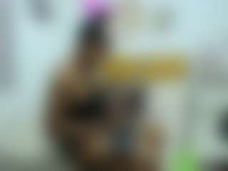 Live cam show with Naomylynch - Big Tits Small Tits on Camsoda