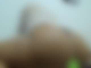 Live cam show with Naomylynch - Brown Eyes Ebony on nudelive.tv