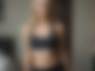 Giulia Zangrill's Live Sex Cam Show