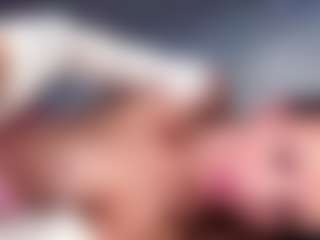 Live cam show with BarbieMcintyde - Play on Hubzter Live