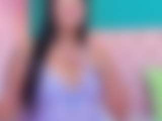 IsaSquirt MILF webcam performer live streaming