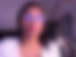 Live cam show with Katemoos - Bra on Lustler