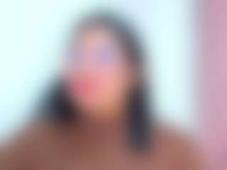 Live cam show with Katemoos - Bra on Camsoda