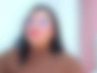 Live cam show with Katemoos - Bra on Camsoda