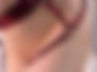 Live cam show with Sue-Holland - Blonde Hair on SinfulBabes