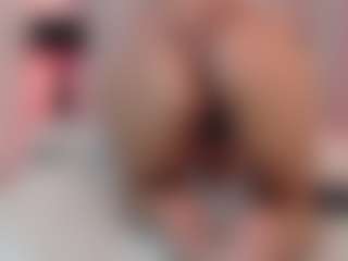 Live cam show with Maia Reficco - Pantyoff on CamClone