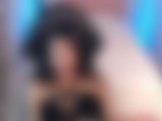 Live cam show with Maia Reficco - Spank Brown Hair on CamwithHer
