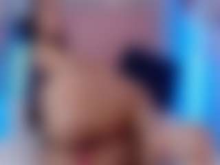 Live cam show with Maia Reficco - Petite on CamSodaAdn