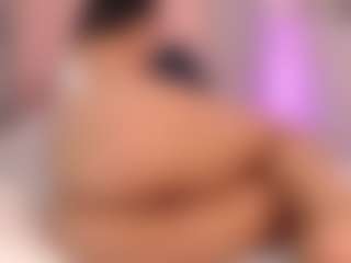 Live cam show with Maia Reficco - Domination on 1on1-livenow