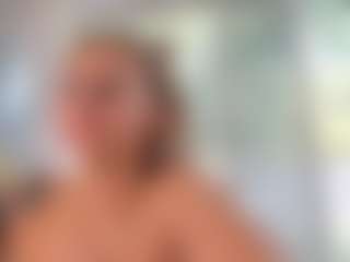Live cam show with Ella-Vee - Average on livesuperchat.net