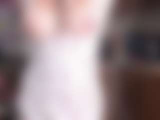 KateMoorex MILF webcam performer live streaming