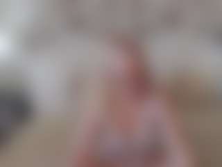 Live cam show with MissBlondy - Roleplay on AdultVida.com