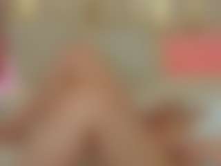 Live cam show with MissRossi - Vr Sex on pussylord.com