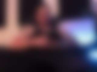 Eloncoxx01's Live Sex Cam Show