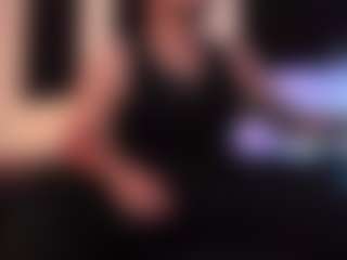 Eloncoxx01's Live Sex Cam Show