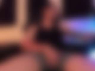 Eloncoxx01's Live Sex Cam Show