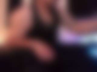 Live cam show with Eloncoxx01 - Muscular on SmokeAndPoke