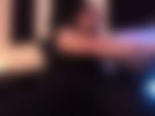 Live cam show with Eloncoxx01 - Tease on Cam Slut