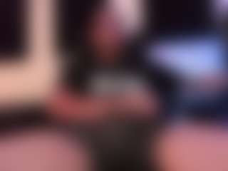 Live cam show with Eloncoxx01 - Smoking on Camsoda
