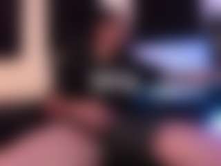 Eloncoxx01's Live Sex Cam Show