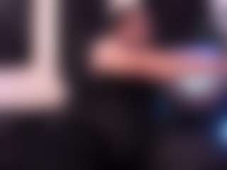 Live cam show with Eloncoxx01 - Nipple Piercings on madthumbs
