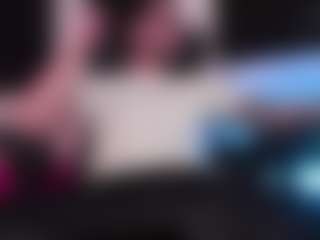 Live cam show with Eloncoxx01 - Smoking on Camsoda
