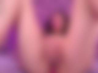Live cam show with Amara Davis - Striptease on Camsoda