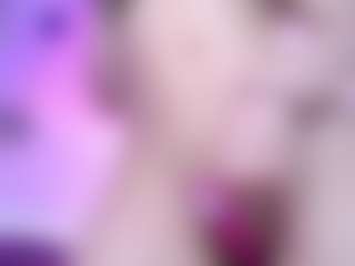 Live cam show with Amara Davis - Petite Teen (18+) on SpankPalCams