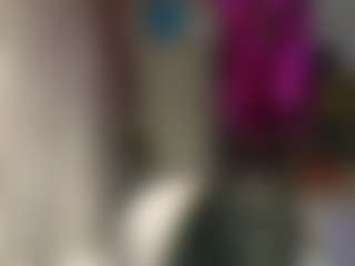 Live cam show with AyanaBetance - Glasses on AdultVida.com