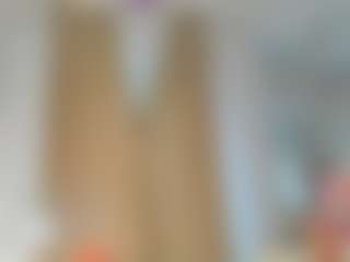 Live cam show with Anya-Belle - Oil on livesuperchat.net