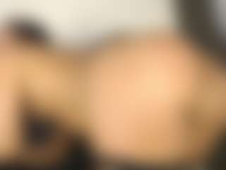 Live cam show with KamelyHott - Green Eyes on live18s.com