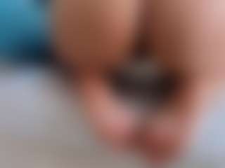 Live cam show with alanaablue - Latex on CamSodaAdn